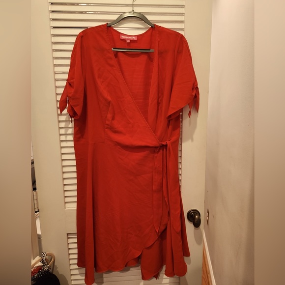 Blush Mark Dresses & Skirts - Blush Mark Red Short Sleeved Wrap Dress 3X